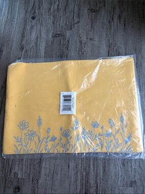 💯 cotton Yellow embroidered Floral Placemats with Blue Meadow Design